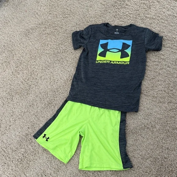 Under Armour Charcoal and Neon Green Kids Set size 7 - Picture 2 of 4